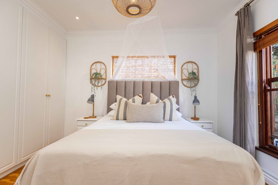 3 Bedroom Property for Sale in Sea Point Western Cape